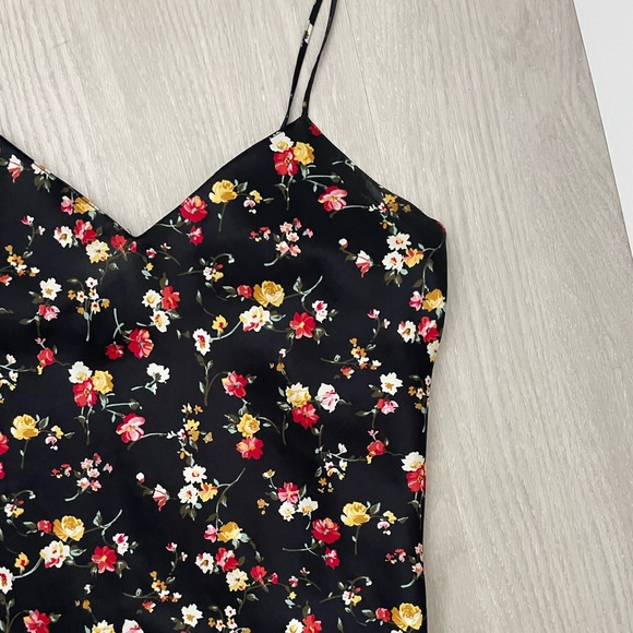 silk tank top with floral print - Picture 4 of 5